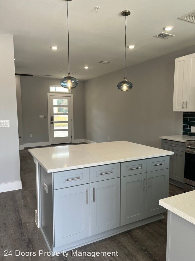 Building Photo - 6 br, 6.5 bath House - 3146 Forest Park Blvd
