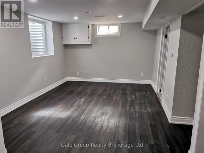 Building Photo - 74 Aileen Dr