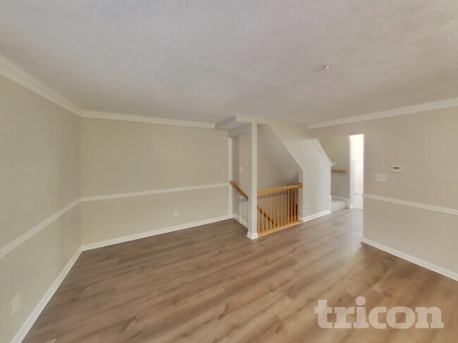 Foto del edificio - 367 Woodland Green Ct