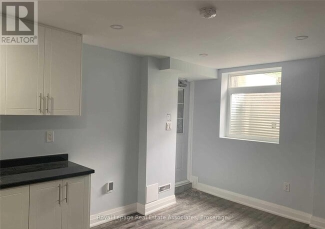 Building Photo - 71 Drinkwater Rd