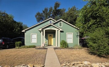 Building Photo - 1704 S College St