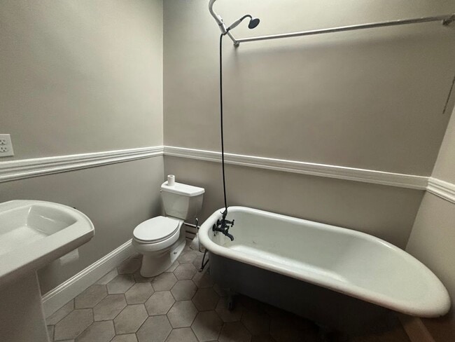 Building Photo - Historic 1 Harbor St