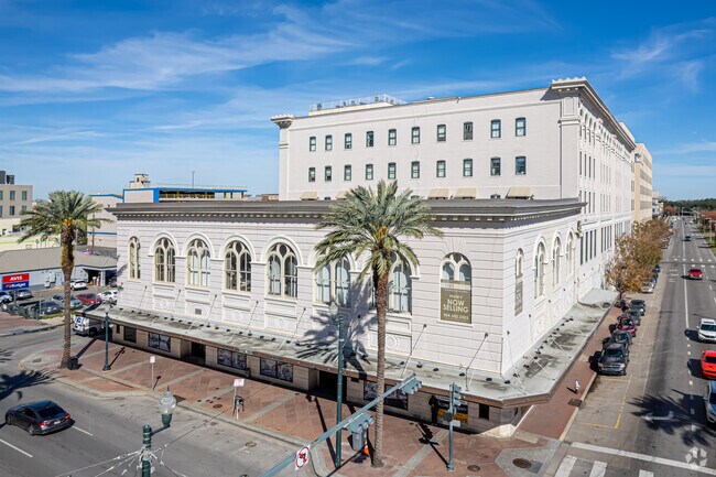 1201 Canal Apartments