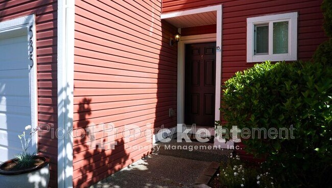 Building Photo - 535 NW Stendahl Ct