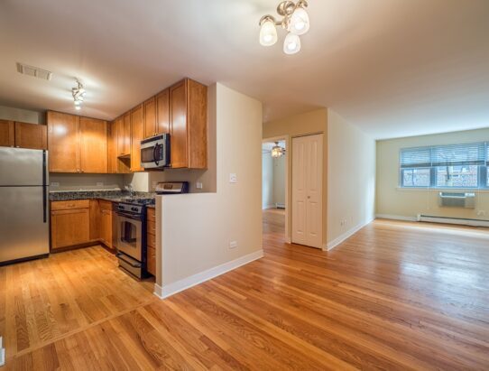 Foto principal - 665 W Wrightwood Ave