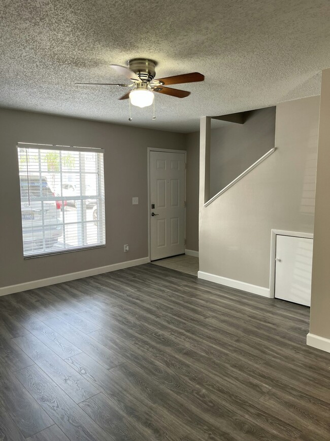 Building Photo - 5226 Sunridge Palms Dr