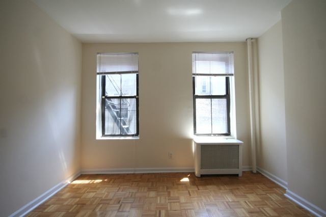 Primary Photo - 124 MacDougal St