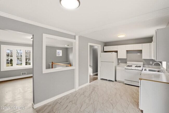 Building Photo - 1184 Dell St