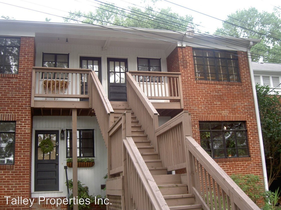 Building Photo - 2231 Selwyn Ave