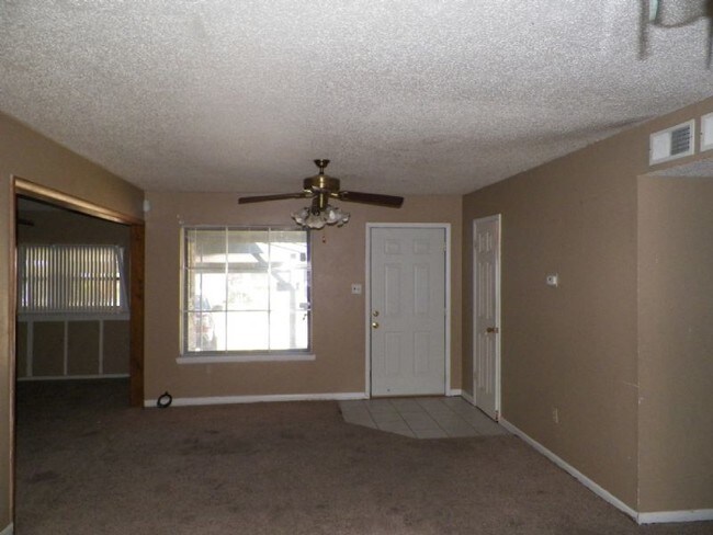 Foto del edificio - 5320 NW Cherry Ave