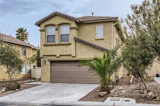 Building Photo - 2537 Begonia Valley Ave