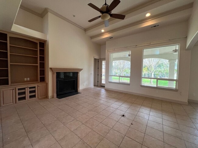 Building Photo - Madera Ranchos home located near Liberty H...