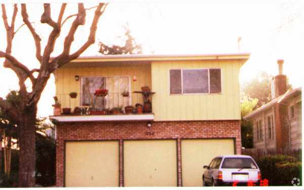 Building Photo - 1126 Broadway