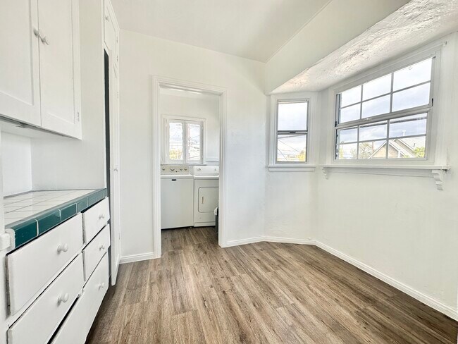 Foto del edificio - 1308 Cloverdale Ave