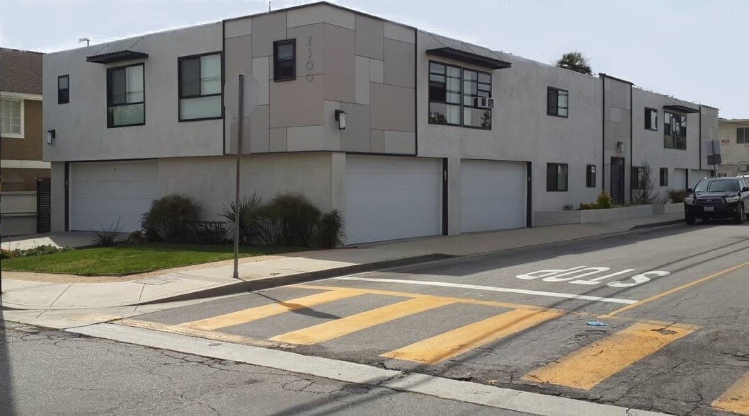 Primary Photo - 2500 Mathews Ave