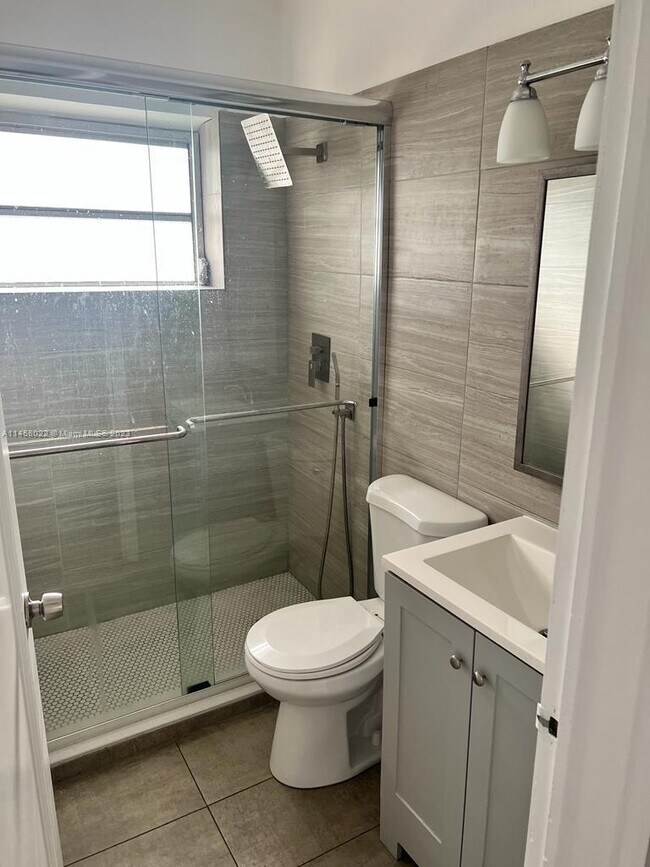 Foto del edificio - 291 Navarre Ave