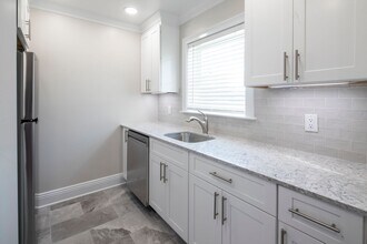 Interior Photo - Leonia Manor