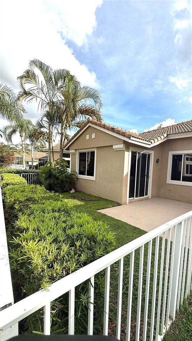 Foto del edificio - 15825 SW 11th St