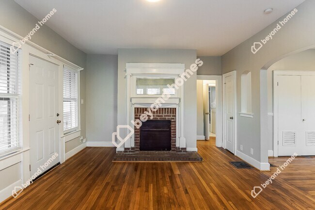 Building Photo - Beautifully remodeled home with 3 bedrooms...