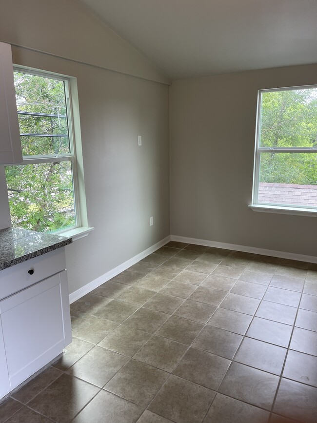 Building Photo - 6623 Myrtle St