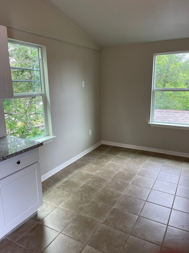 Foto del edificio - 6623 Myrtle St