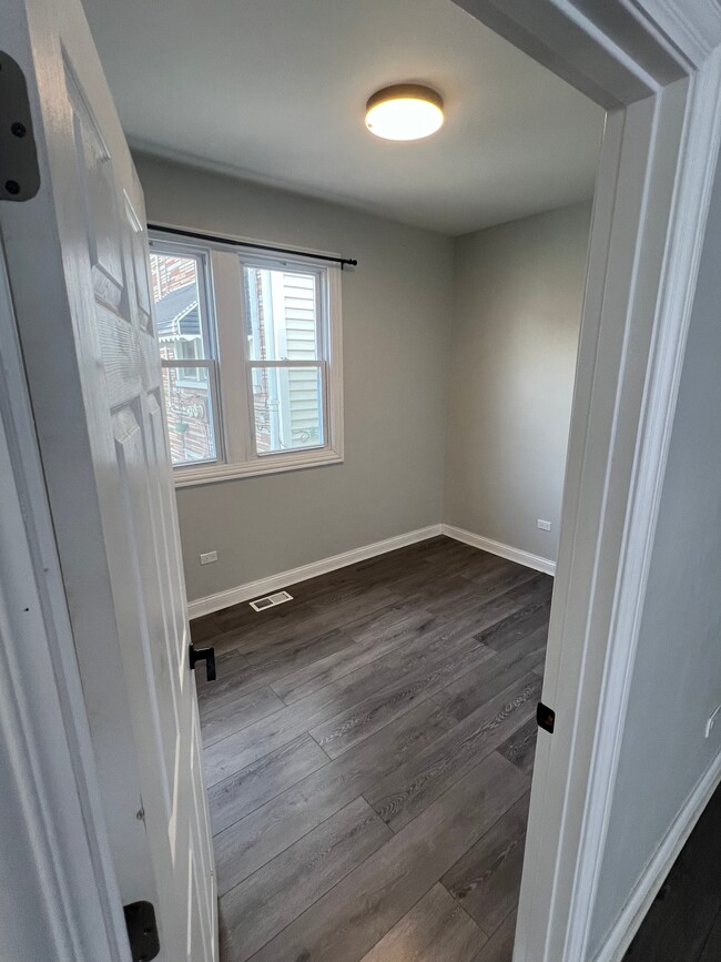 Bedroom 2 - 4140 S Maplewood Ave