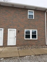 Building Photo - 2034 Portage Rd