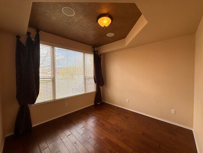 Building Photo - 2-Story in Pinecreek