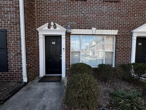 Building Photo - 101 Wood Lake Dr