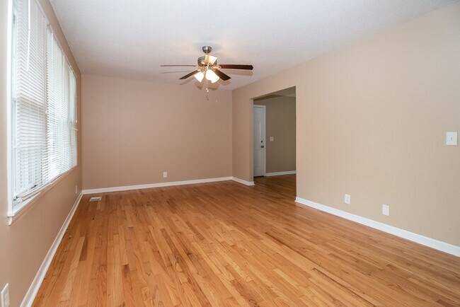 Foto del edificio - 3208 Deerfield Rd NW