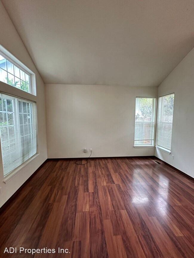 Building Photo - 4 br, 2.5 bath House - 12956 SW Mayview Way