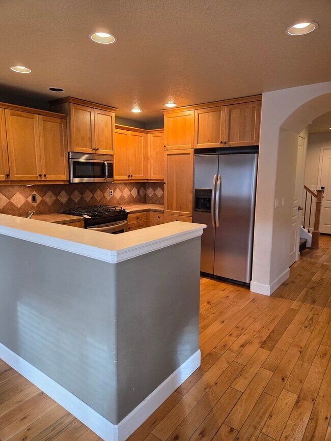 Foto del edificio - 2 story townhome close to trails! MOVIE IN SPECIAL