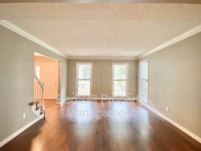 Building Photo - 311 Peachtree Ln