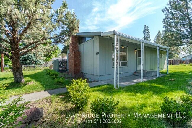 Foto del edificio - 134 NW Canyon Dr