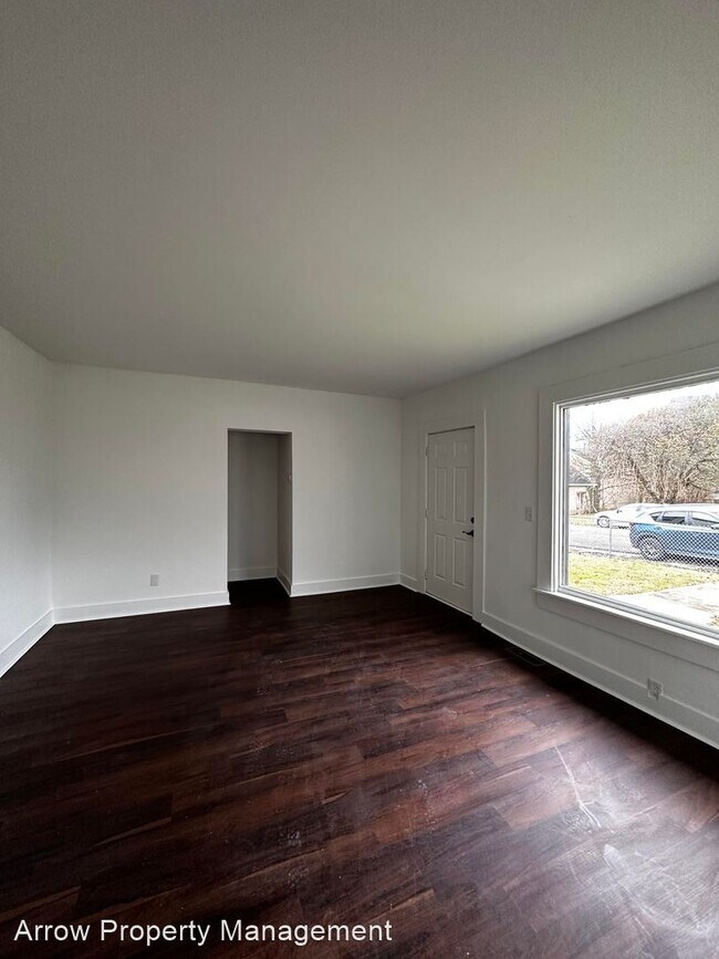 Foto del edificio - 3 br, 2 bath House - 2022 14th Ave N