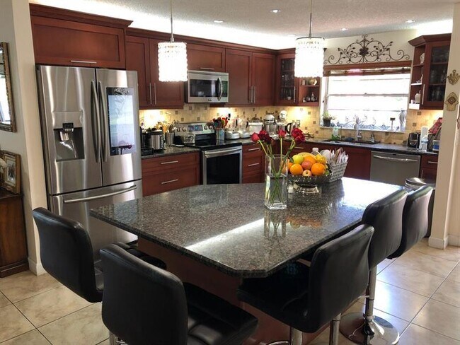 Foto del edificio - 9093 Pine Springs Dr