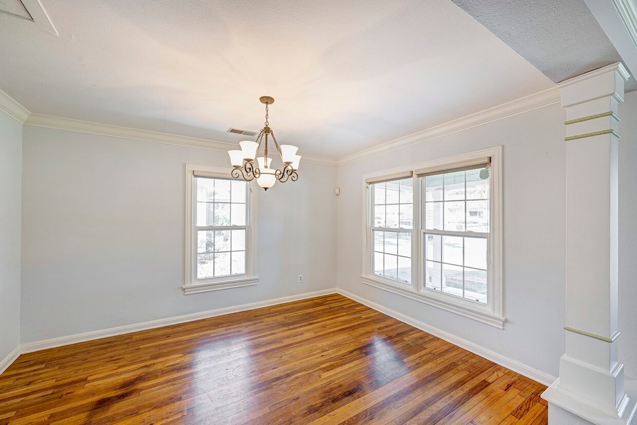 Building Photo - 1027 Althea Dr