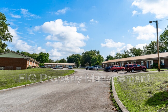 Building Photo - 119 Louella Dr