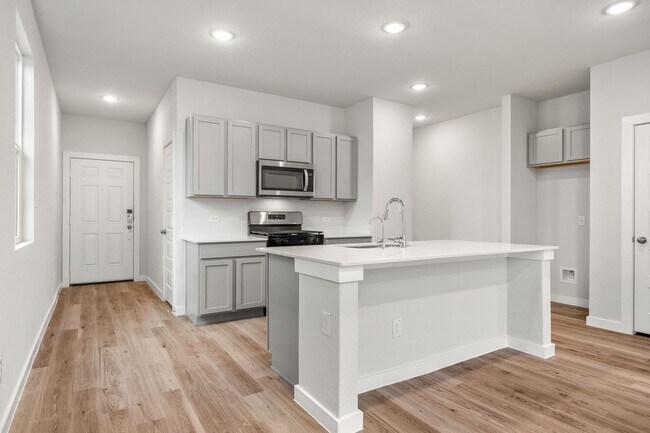 Building Photo - Available for Immediate Move In, Located I...