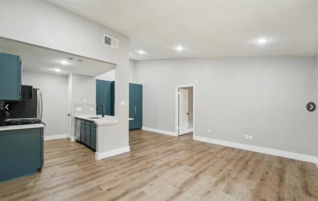 Foto del edificio - 4602 Brown Bark Pl