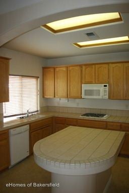 Building Photo - 6811 Savannah Falls Dr