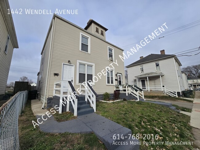 Building Photo - Beautiful Remodeled Townhome