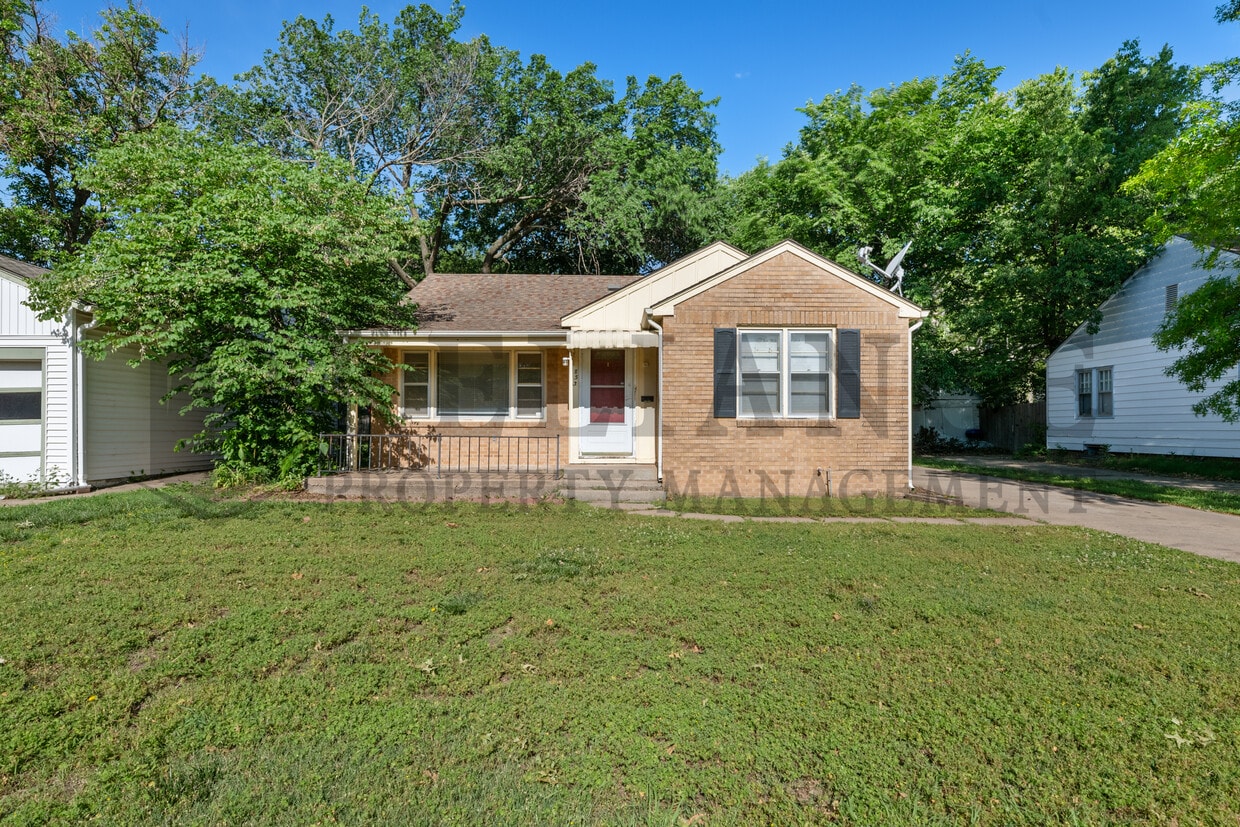 Foto principal - 853 N Terrace Dr