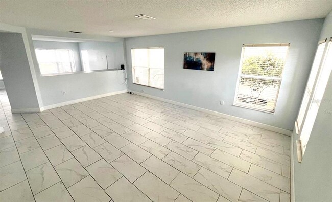 Building Photo - 642 Elderberry Dr