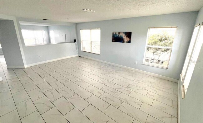 Foto del edificio - 642 Elderberry Dr