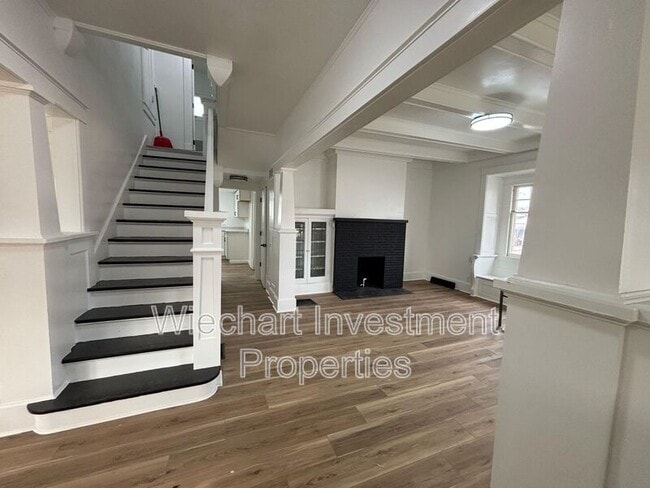 Building Photo - 201 S Blackhoof St