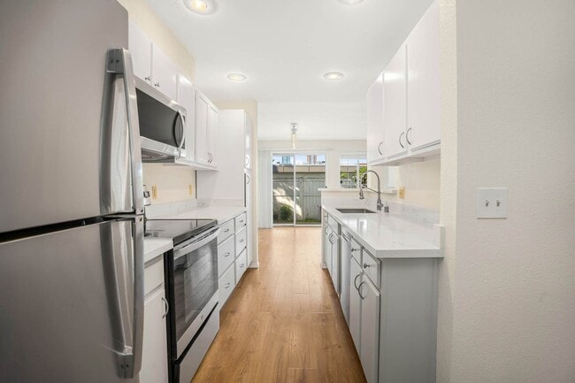 Building Photo - 616 122nd Ave NE