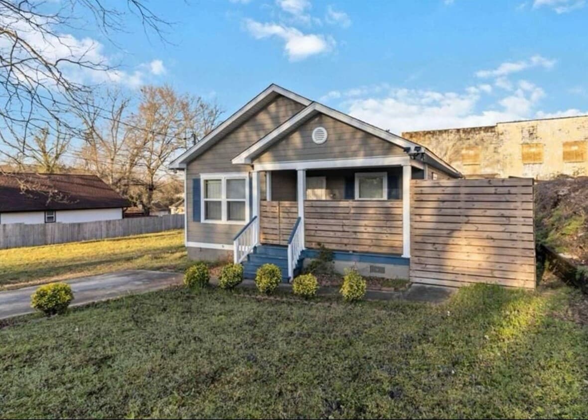 Primary Photo - 4bd/2ba Home Minutes From W. Midtown w/ Fu...