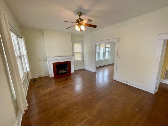 Foto del edificio - Cozy 2 bed 2 bath house in Belhaven