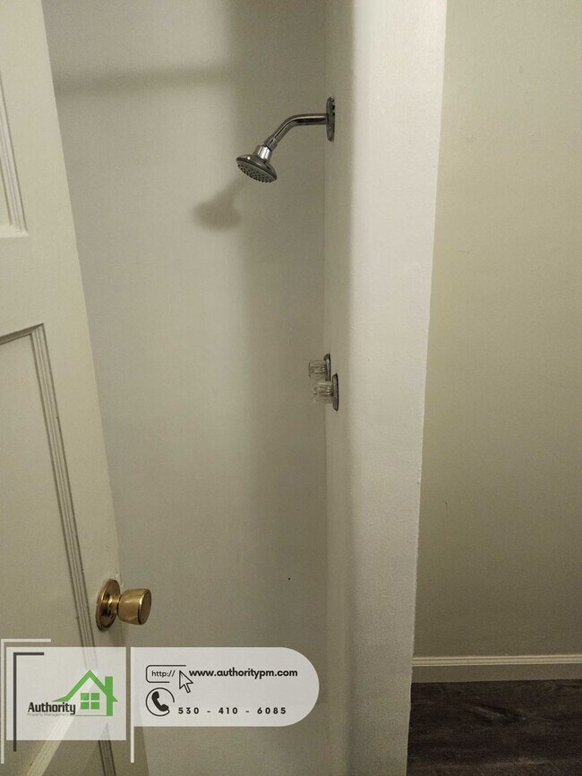 Foto del edificio - 1100 Grange, Short trip to amenities and w...